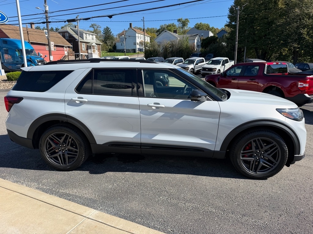 2026 Ford Explorer photo 7 of 20