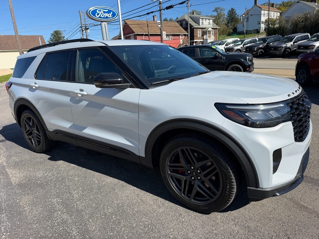 2026 Ford Explorer photo 8 of 20