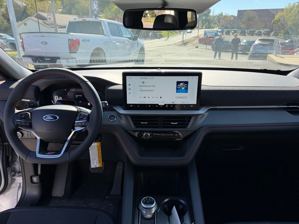 2026 Ford Explorer photo 13 of 20
