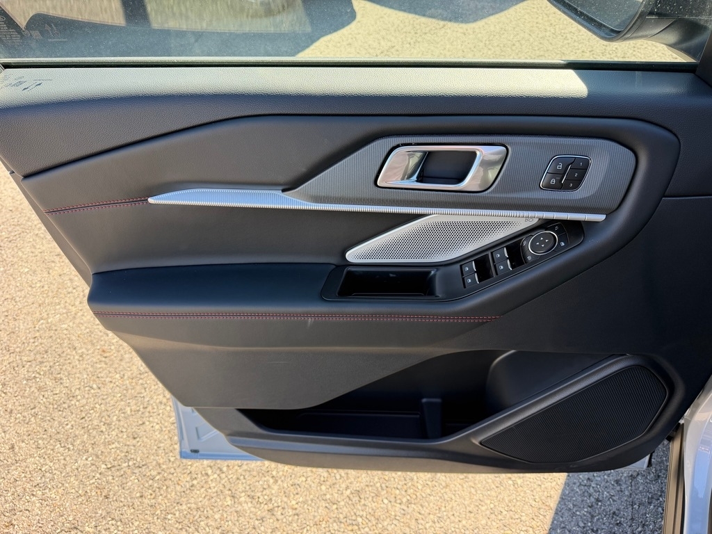 2026 Ford Explorer photo 14 of 20
