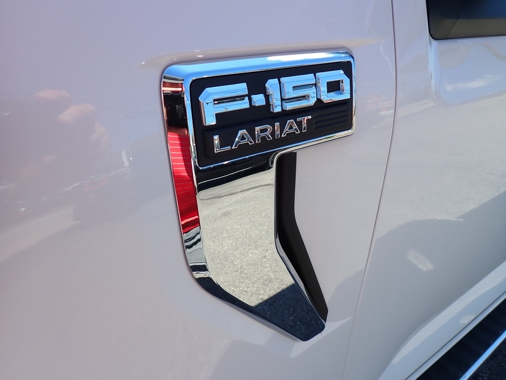 2022 Ford F-150 LARIAT - 11