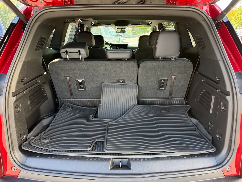 2025 GMC Acadia photo 6 of 30