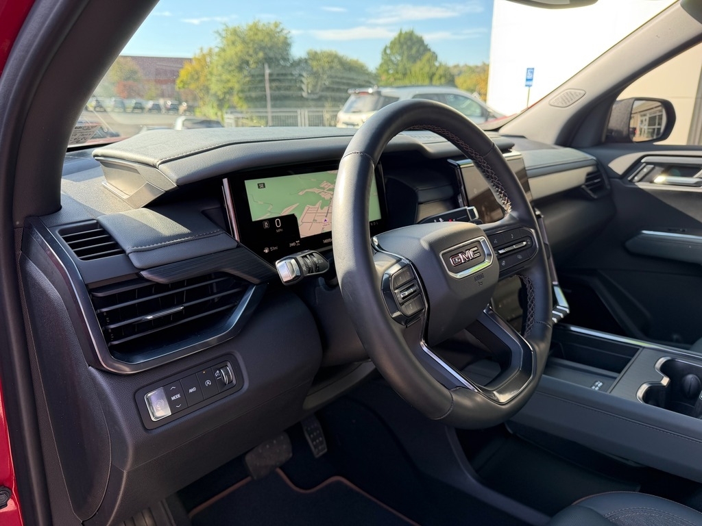 2025 GMC Acadia photo 13 of 30