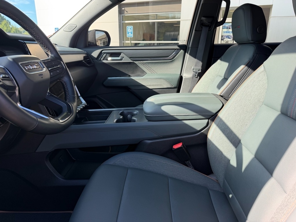 2025 GMC Acadia photo 14 of 30