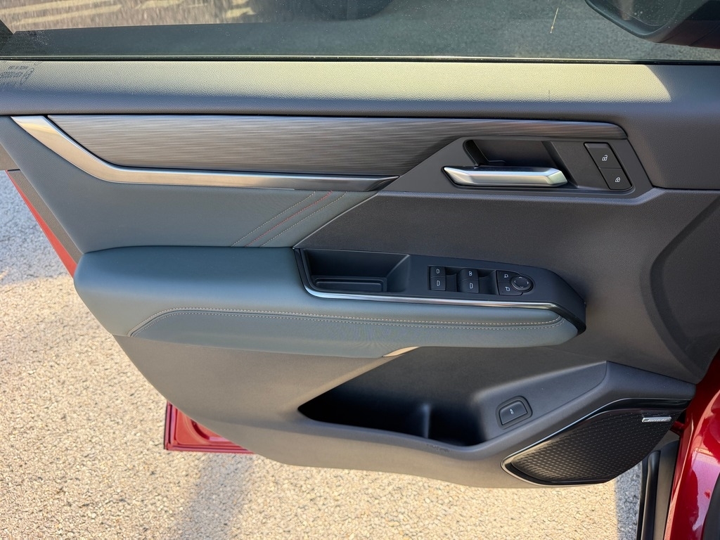 2025 GMC Acadia photo 20 of 30
