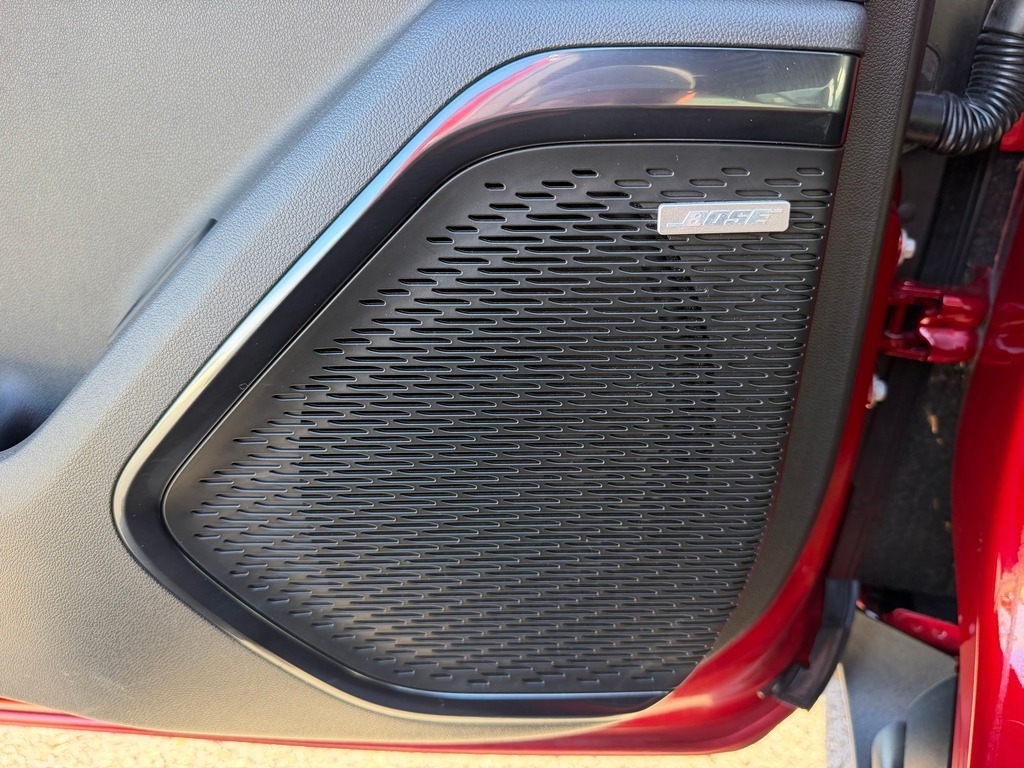 2025 GMC Acadia photo 21 of 30