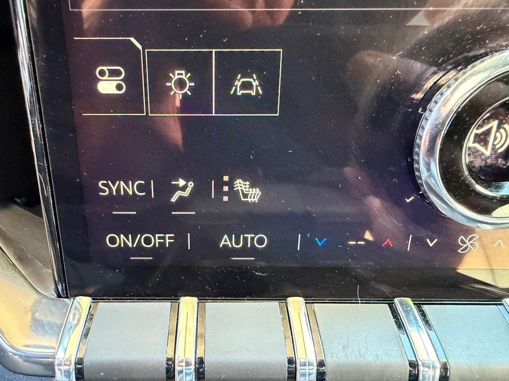 2025 GMC Acadia photo 26 of 30