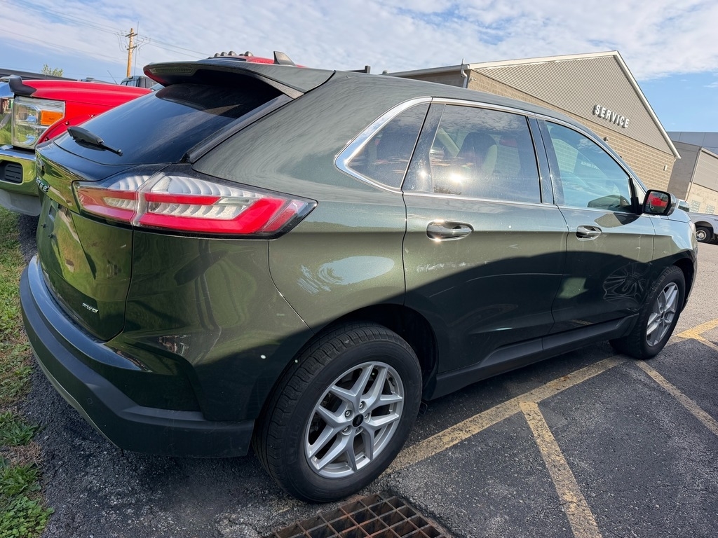 2024 Ford Edge photo 3 of 5