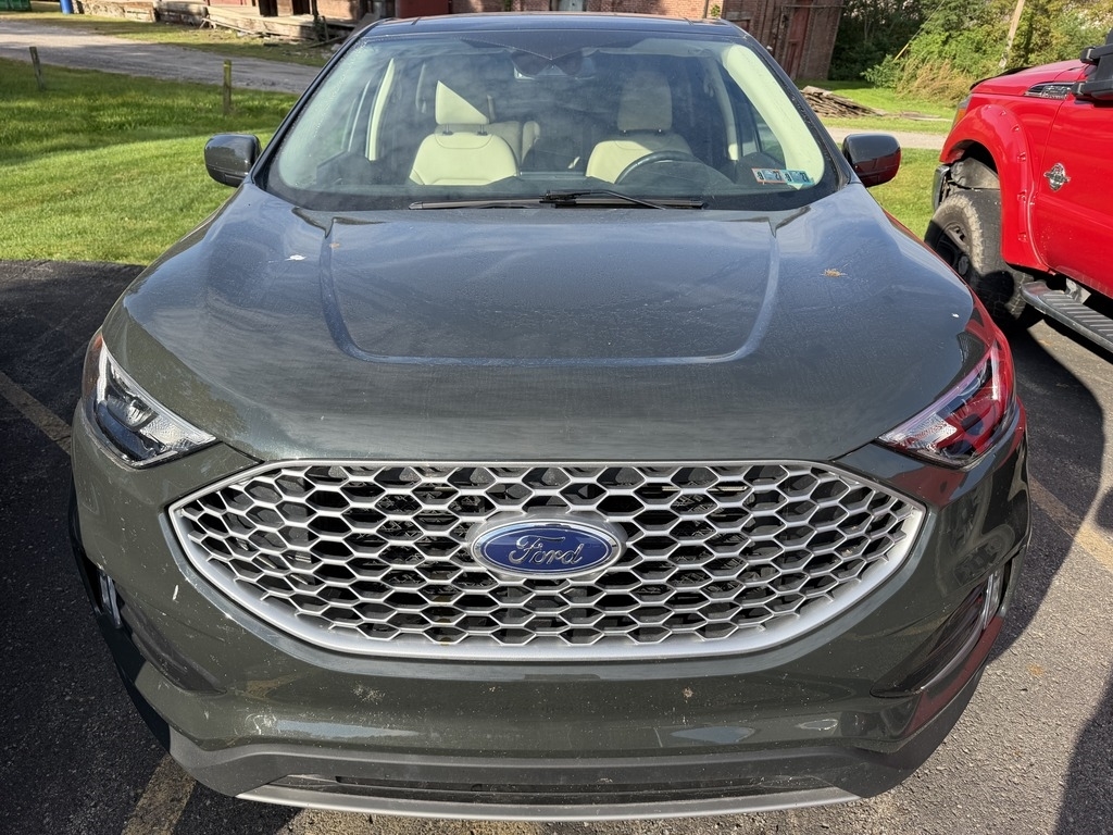 2024 Ford Edge photo 5 of 5