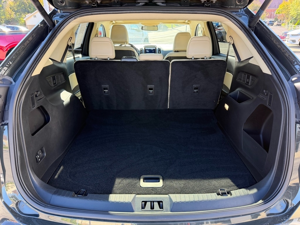 2024 Ford Edge photo 6 of 30