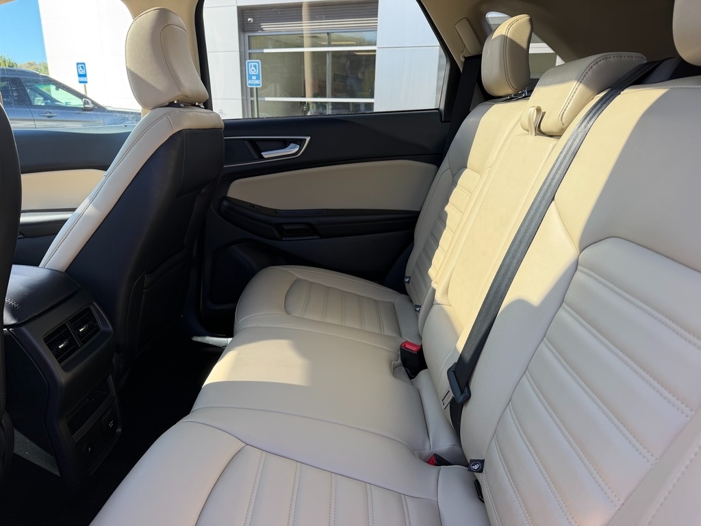 2024 Ford Edge photo 16 of 30