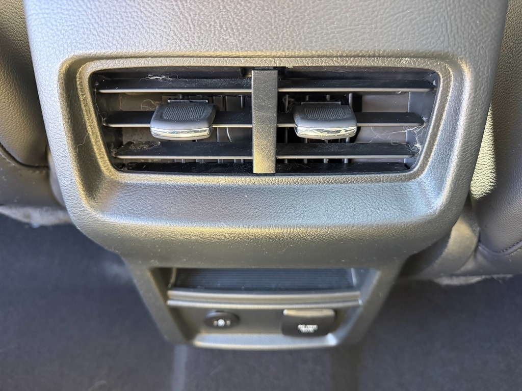 2024 Ford Edge photo 17 of 30