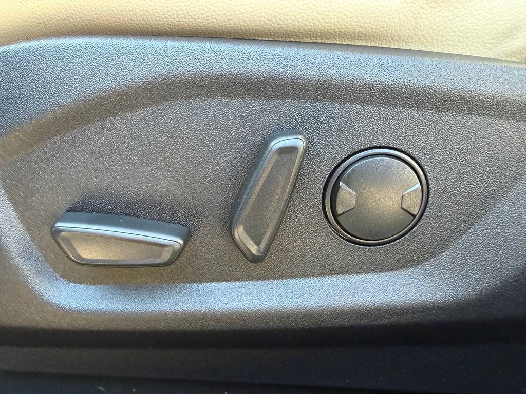 2024 Ford Edge photo 21 of 30