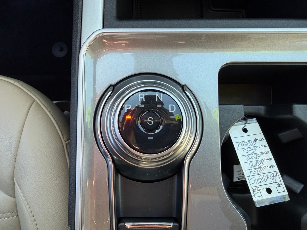 2024 Ford Edge photo 24 of 30