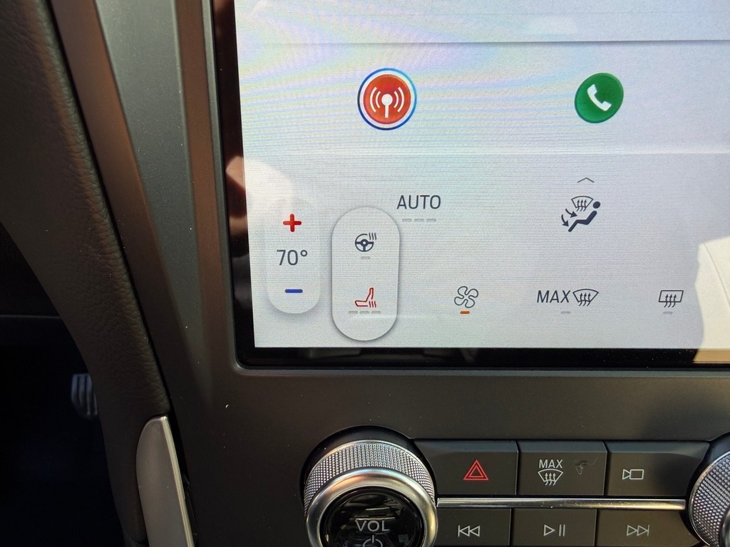 2024 Ford Edge photo 26 of 30