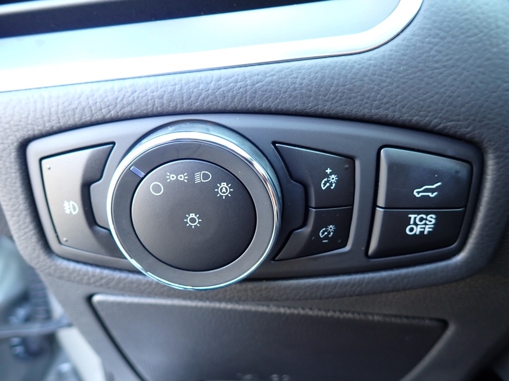 2024 Ford Edge Titanium Iconic Silver at Star Lake Ford