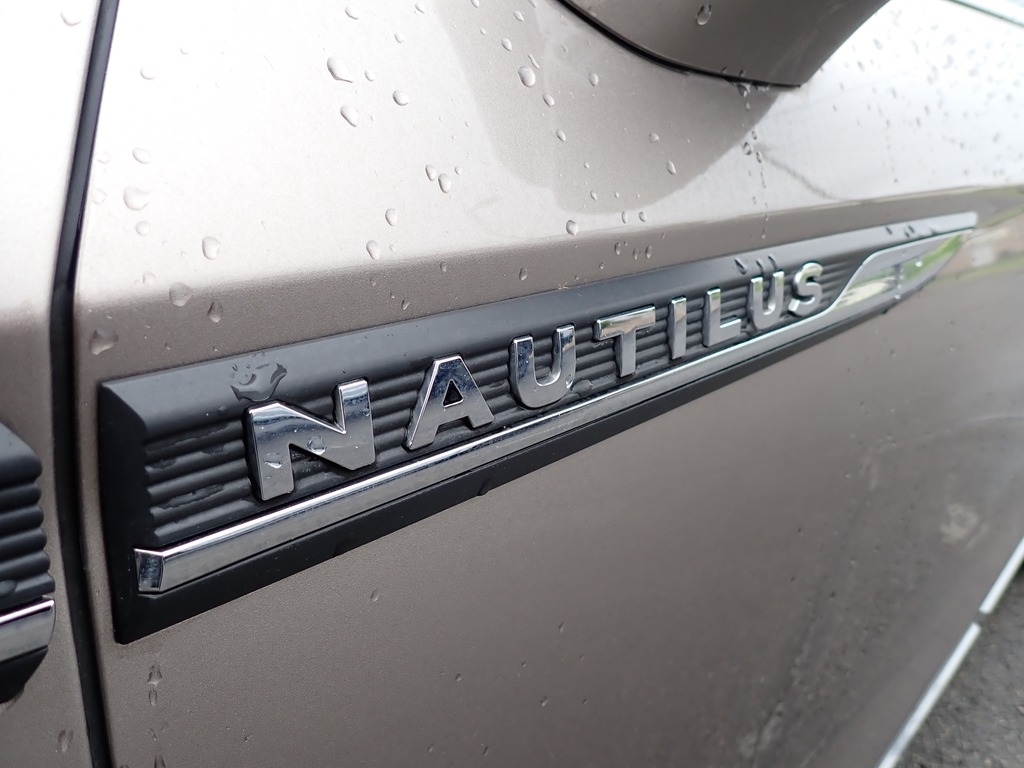 2019 Lincoln Nautilus - 10