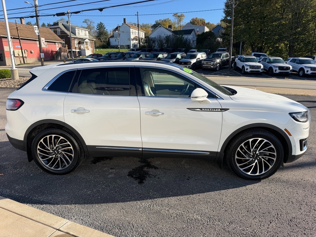 2020 Lincoln Nautilus photo 7 of 30