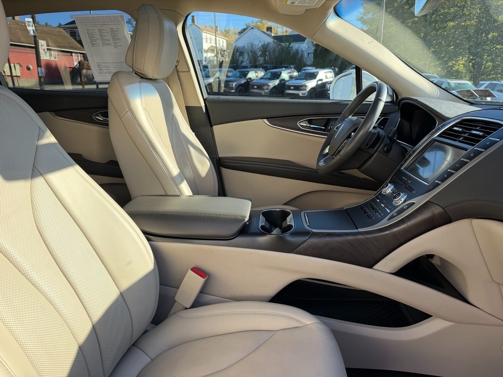 2020 Lincoln Nautilus photo 8 of 30