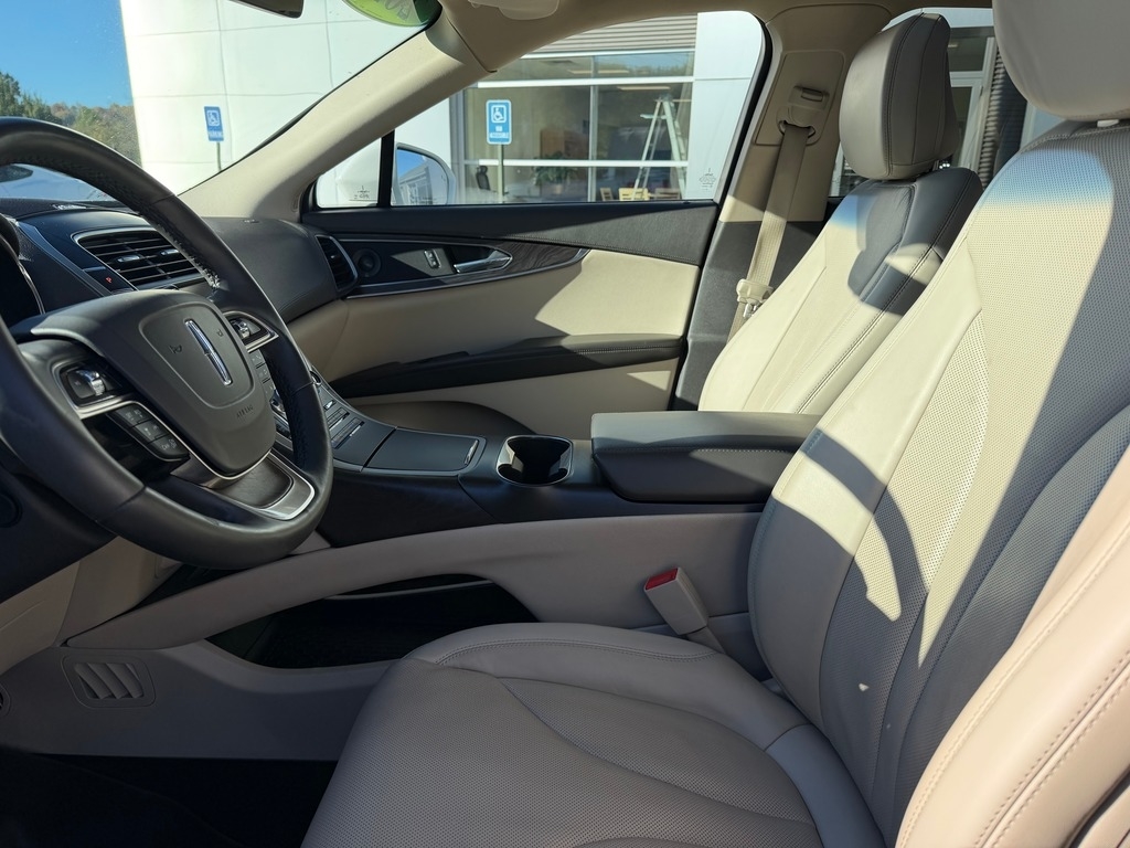 2020 Lincoln Nautilus photo 15 of 30