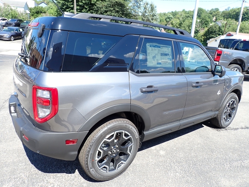 2026 Ford Bronco Sport Outer Banks CARBON GRY at Star Lake Ford