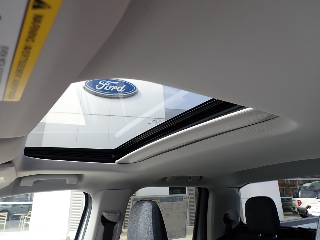 2026 Ford Maverick XLT WHITE at Star Lake Ford