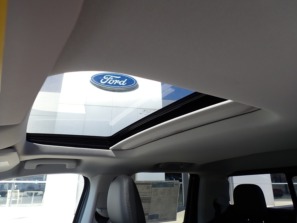 2026 Ford Maverick Lariat CARBON GRY at Star Lake Ford