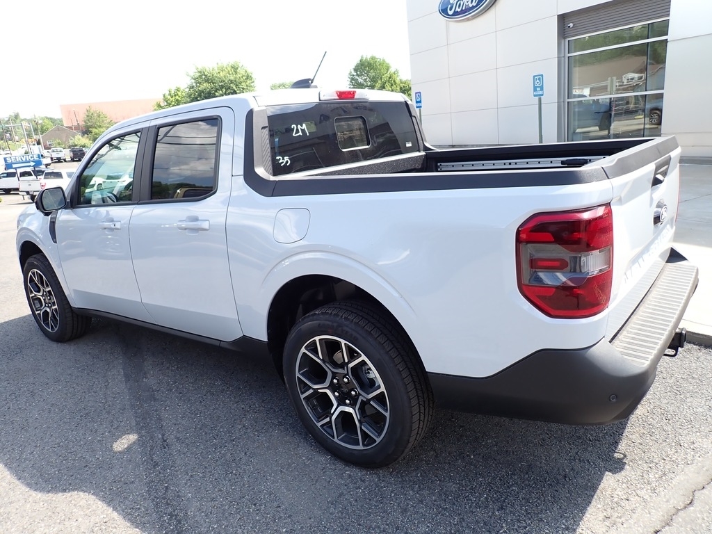 2026 Ford Maverick Lariat WHITE at Star Lake Ford