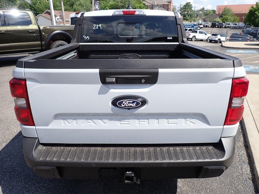 2026 Ford Maverick Lariat WHITE at Star Lake Ford