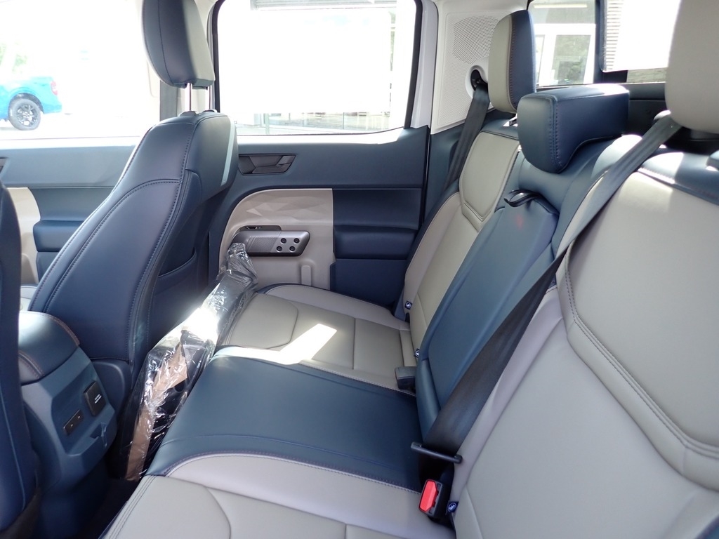 2026 Ford Maverick Lariat WHITE at Star Lake Ford