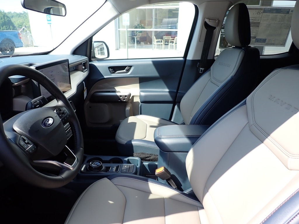 2026 Ford Maverick Lariat Shadow Black at Star Lake Ford