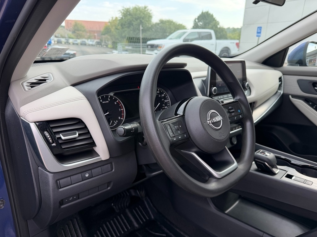 2022 Nissan Rogue SV  at Braxton Motor Co