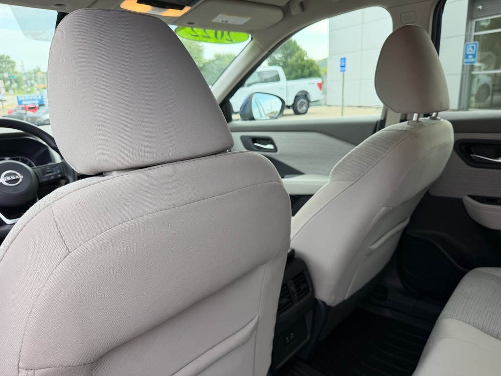 2022 Nissan Rogue SV  at Braxton Motor Co