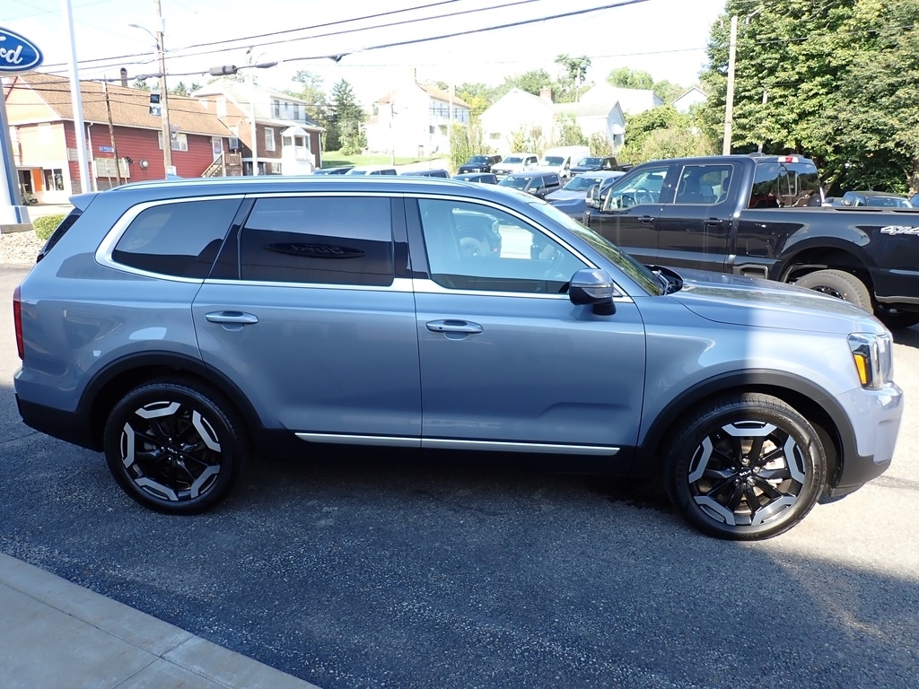 2024 Kia Telluride S  at Star Lake Ford