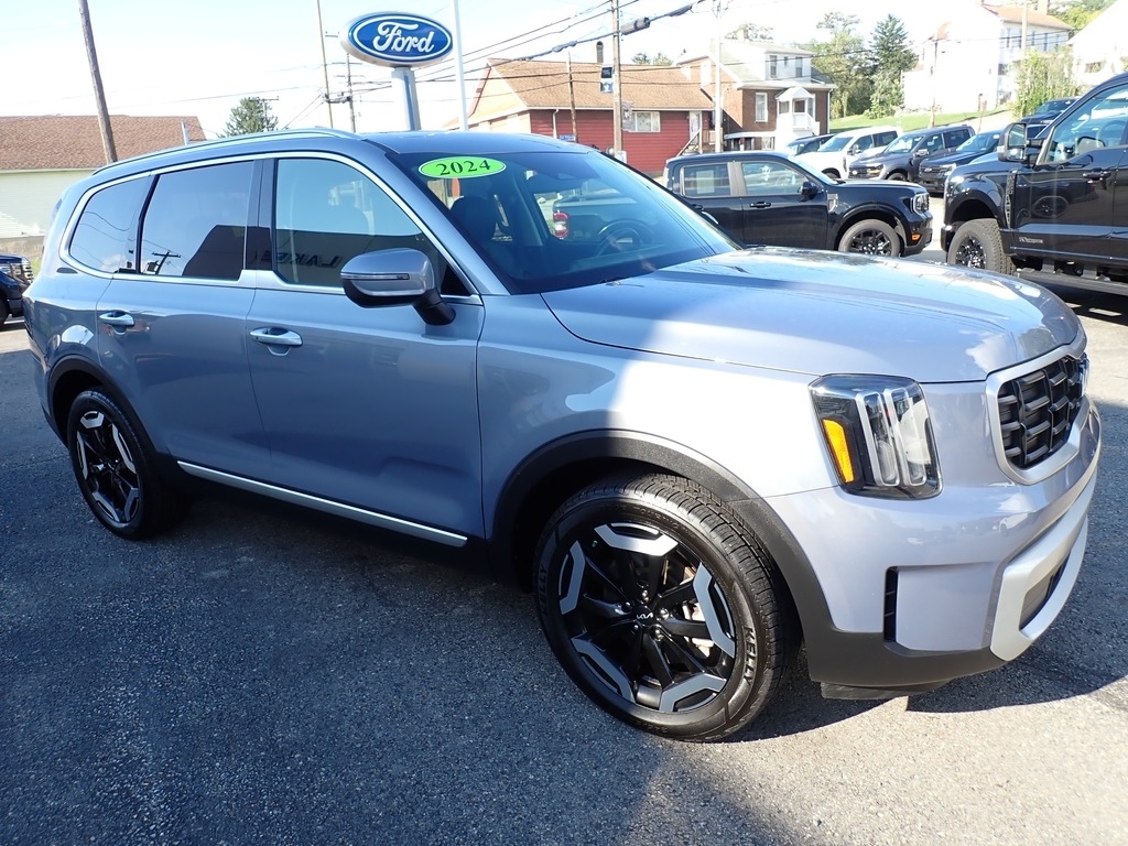 2024 Kia Telluride S  at Star Lake Ford