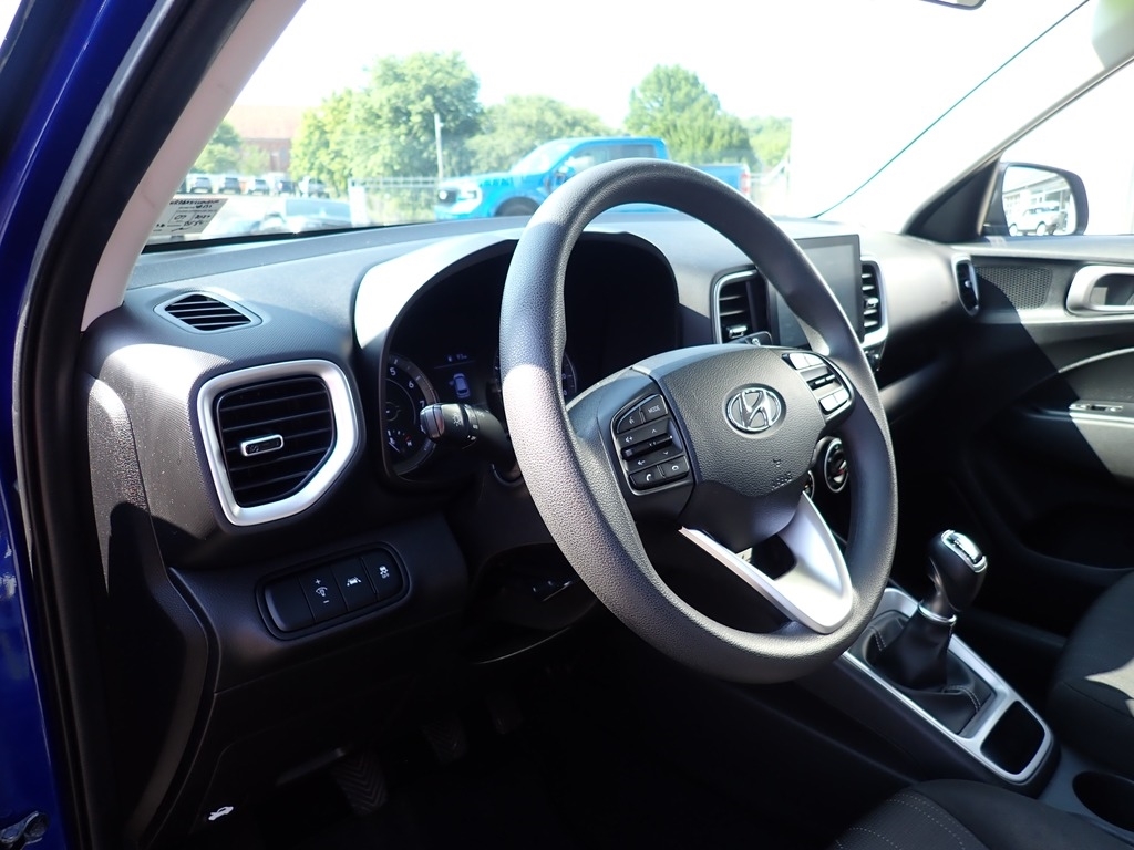 2020 Hyundai VENUE SE Intense Blue at Solomon Chevrolet