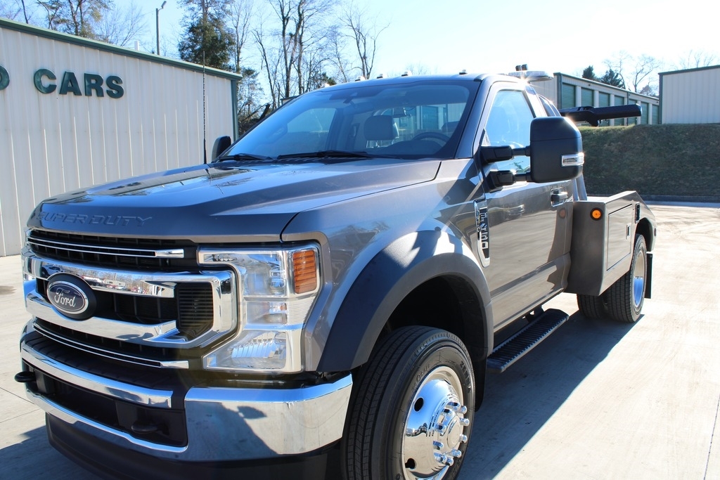 2022 Ford F-450 Super Duty Chassis Cab XL's photo