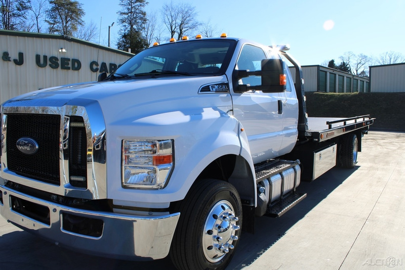 2022 Ford F-650's photo