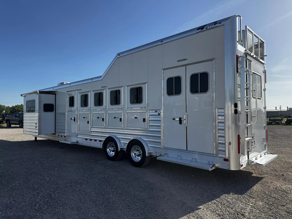 Trailer Photo 2