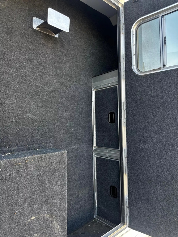 Trailer Photo 24