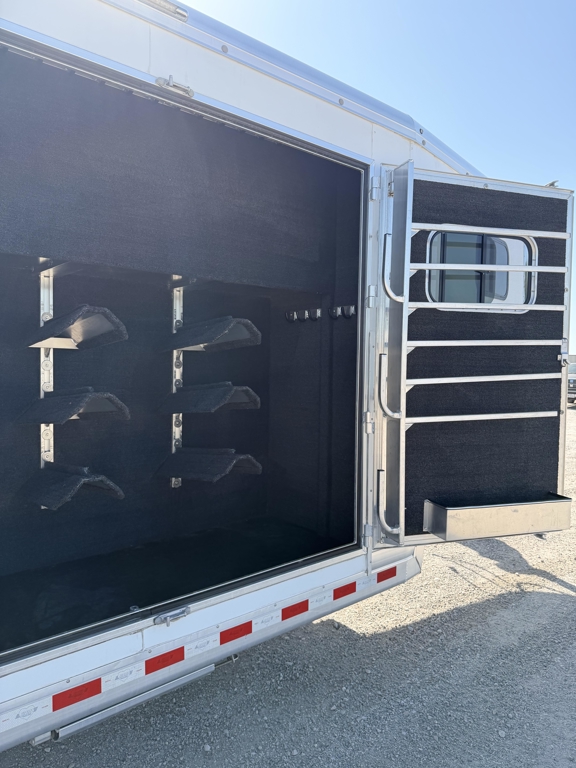 Trailer Photo 14