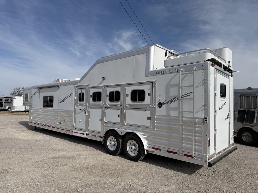 Trailer Photo 2