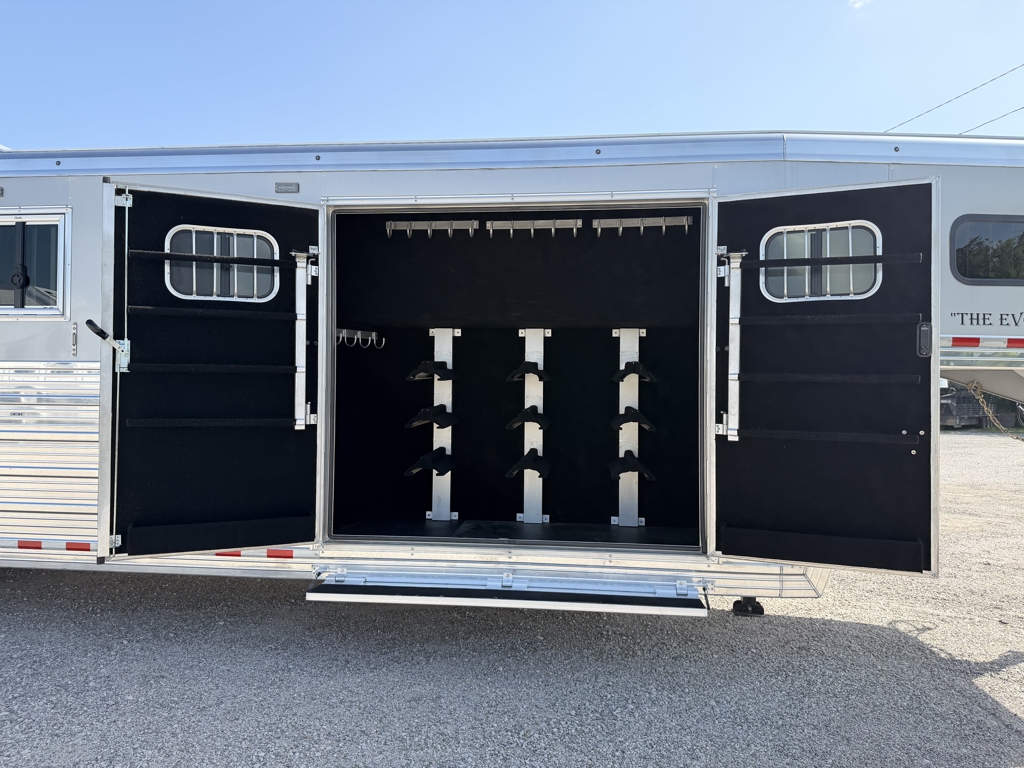 Trailer Photo 15