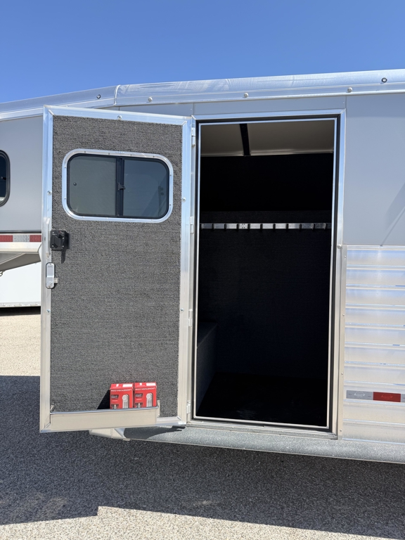 Trailer Photo 2