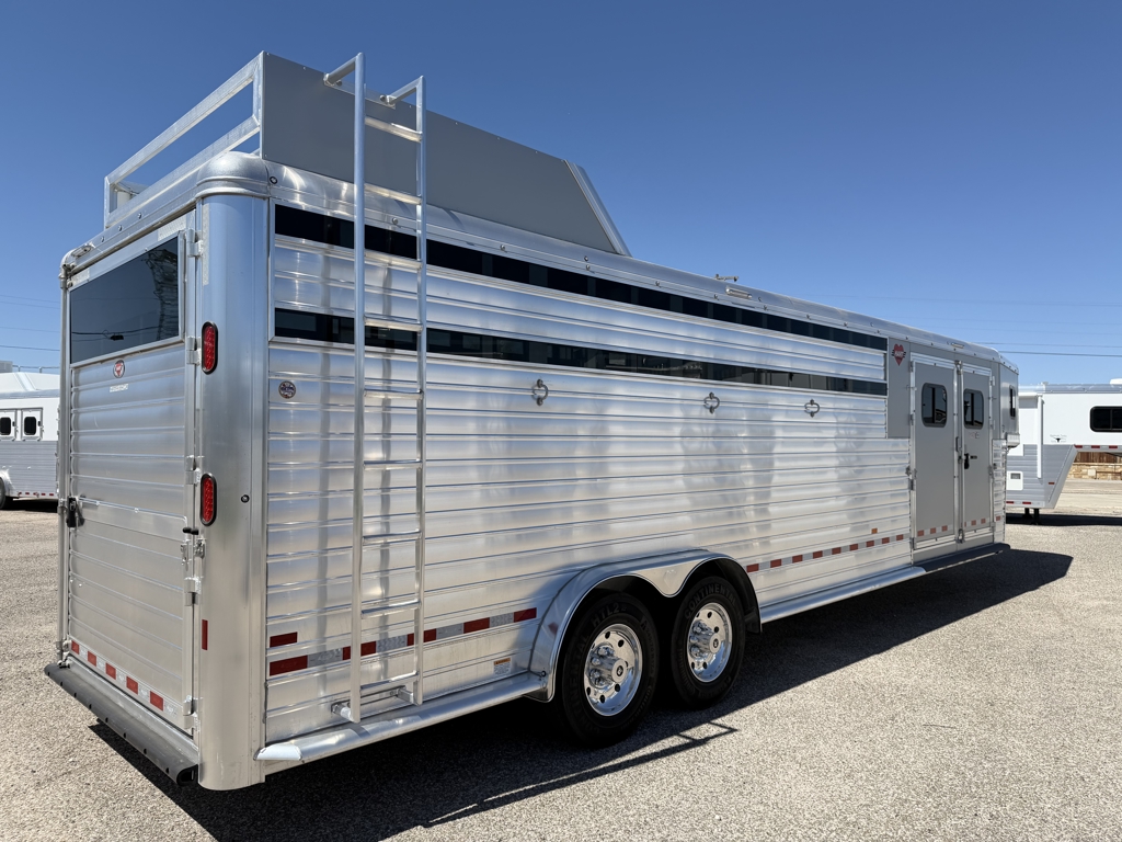 Trailer Photo 11