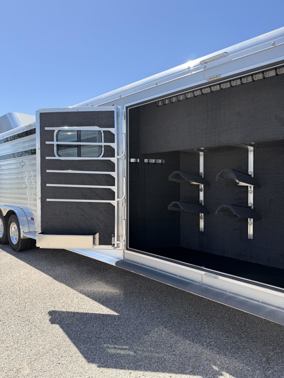 Trailer Photo 15