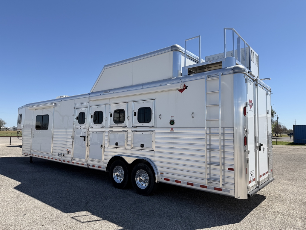 Trailer Photo 2