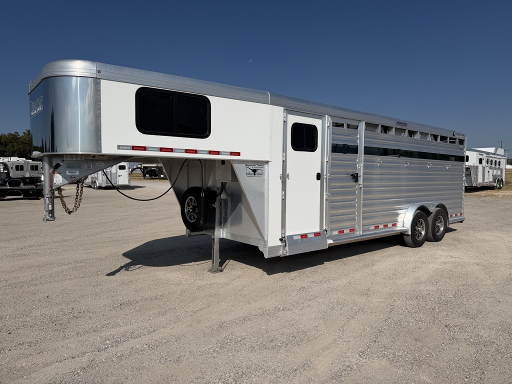 2025 Cimarron Winstar 4H/GN W/ Split Tack