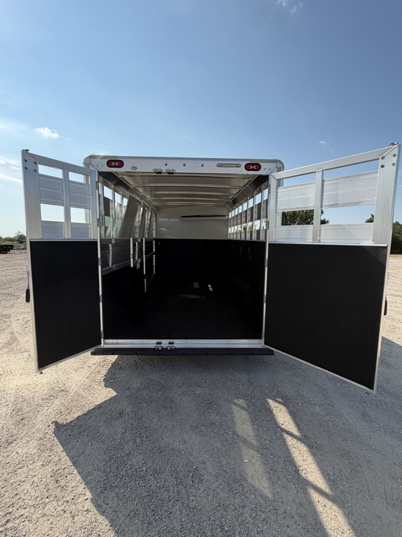 Trailer Photo 8