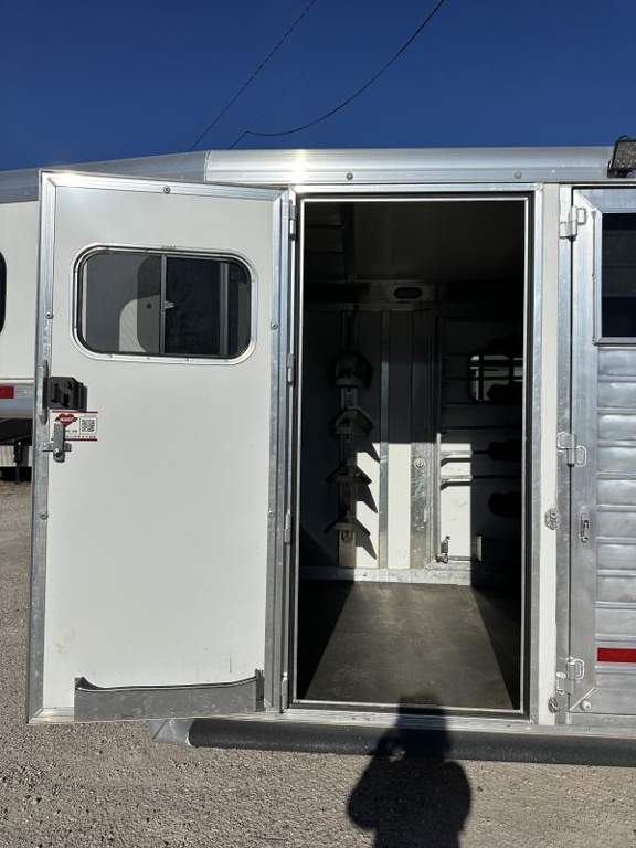 Trailer Photo 11